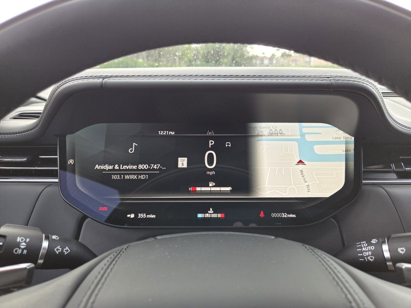 New 2025 Land Rover Range Rover SE image 17