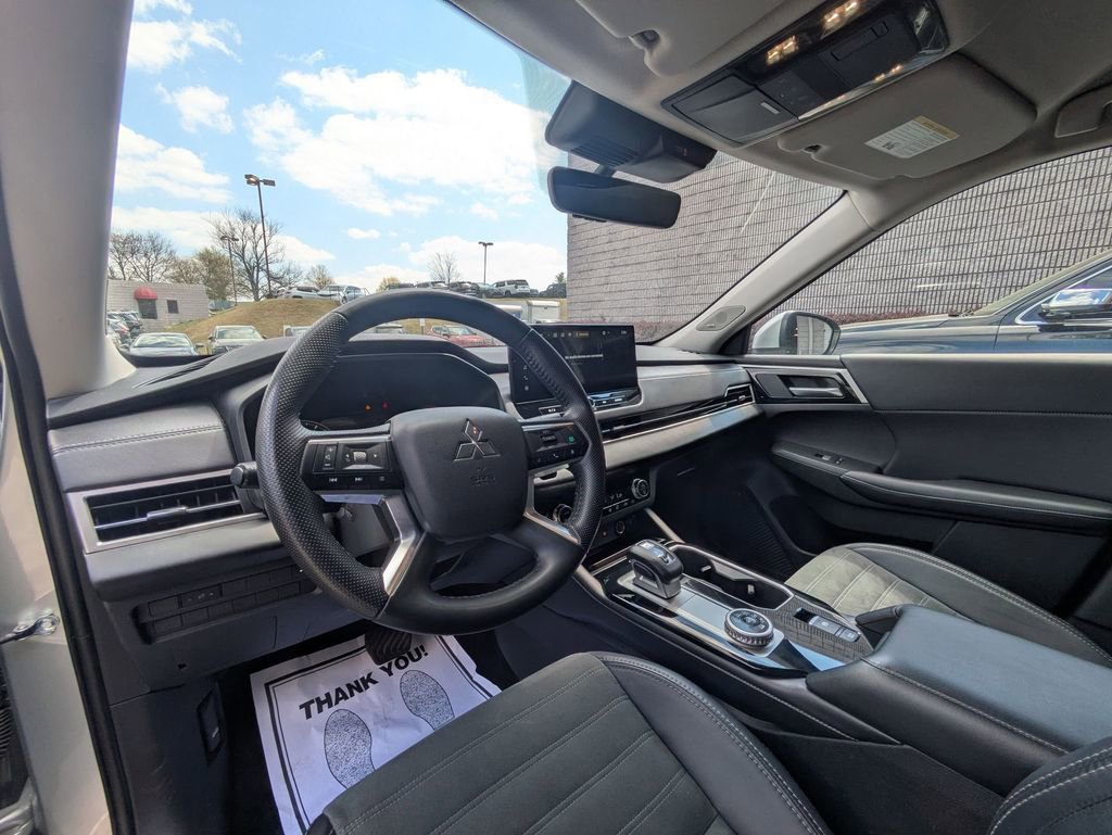 Used 2025 Mitsubishi Outlander SE AWD/4WD image 15