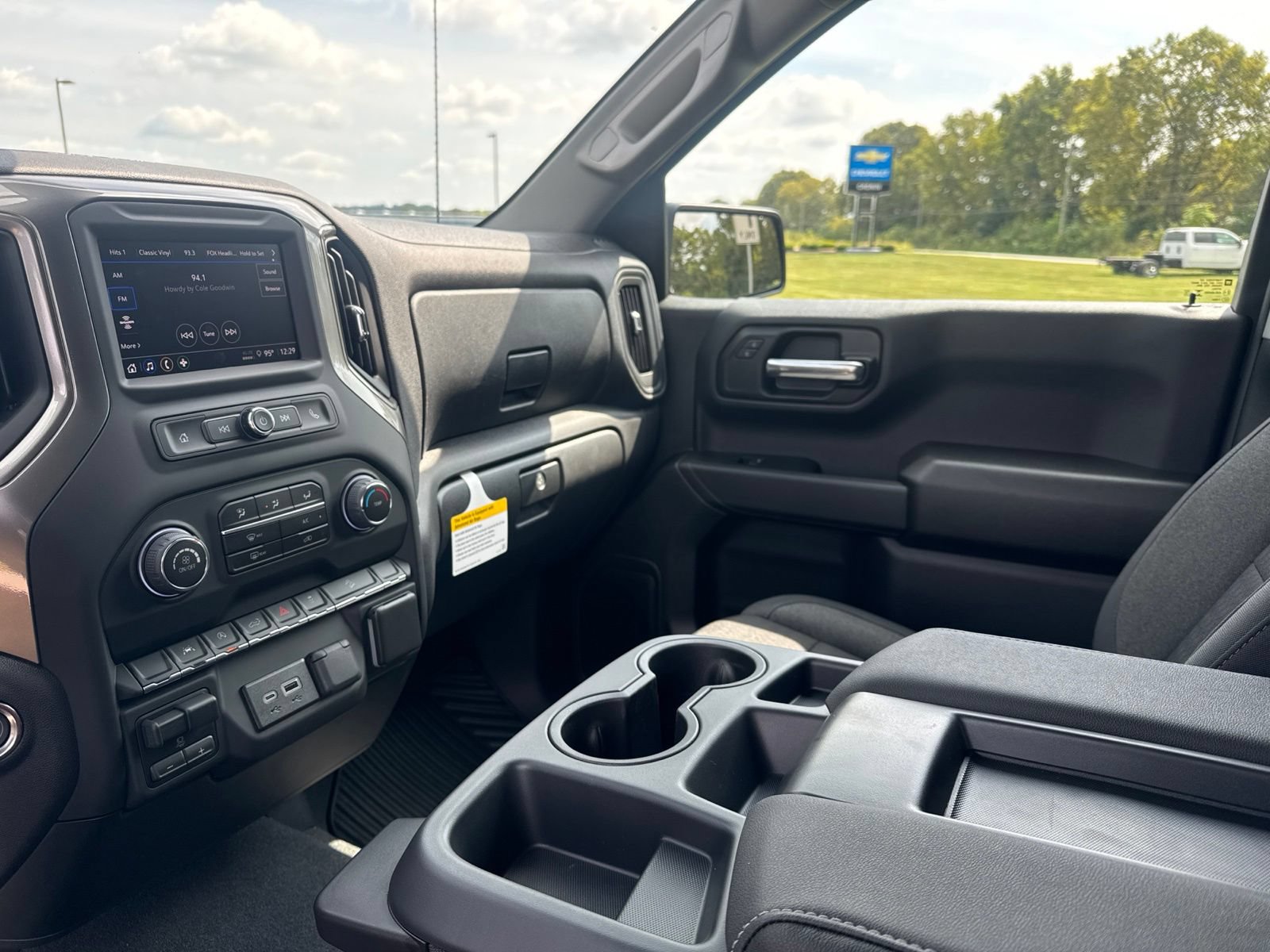 New 2026 Chevrolet Silverado 1500 Custom Trail Boss w/ Dark Appearance Package AWD/4WD image 24