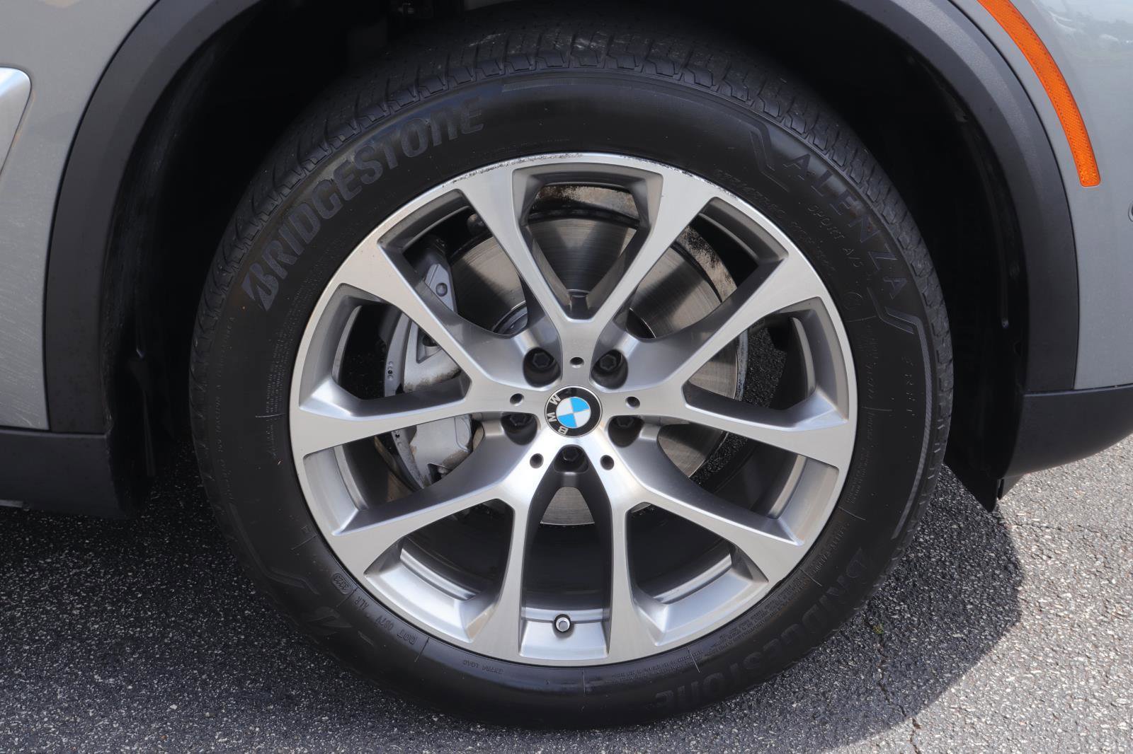 Used 2024 BMW X5 xDrive40i w/ Parking Assistance Package image 41