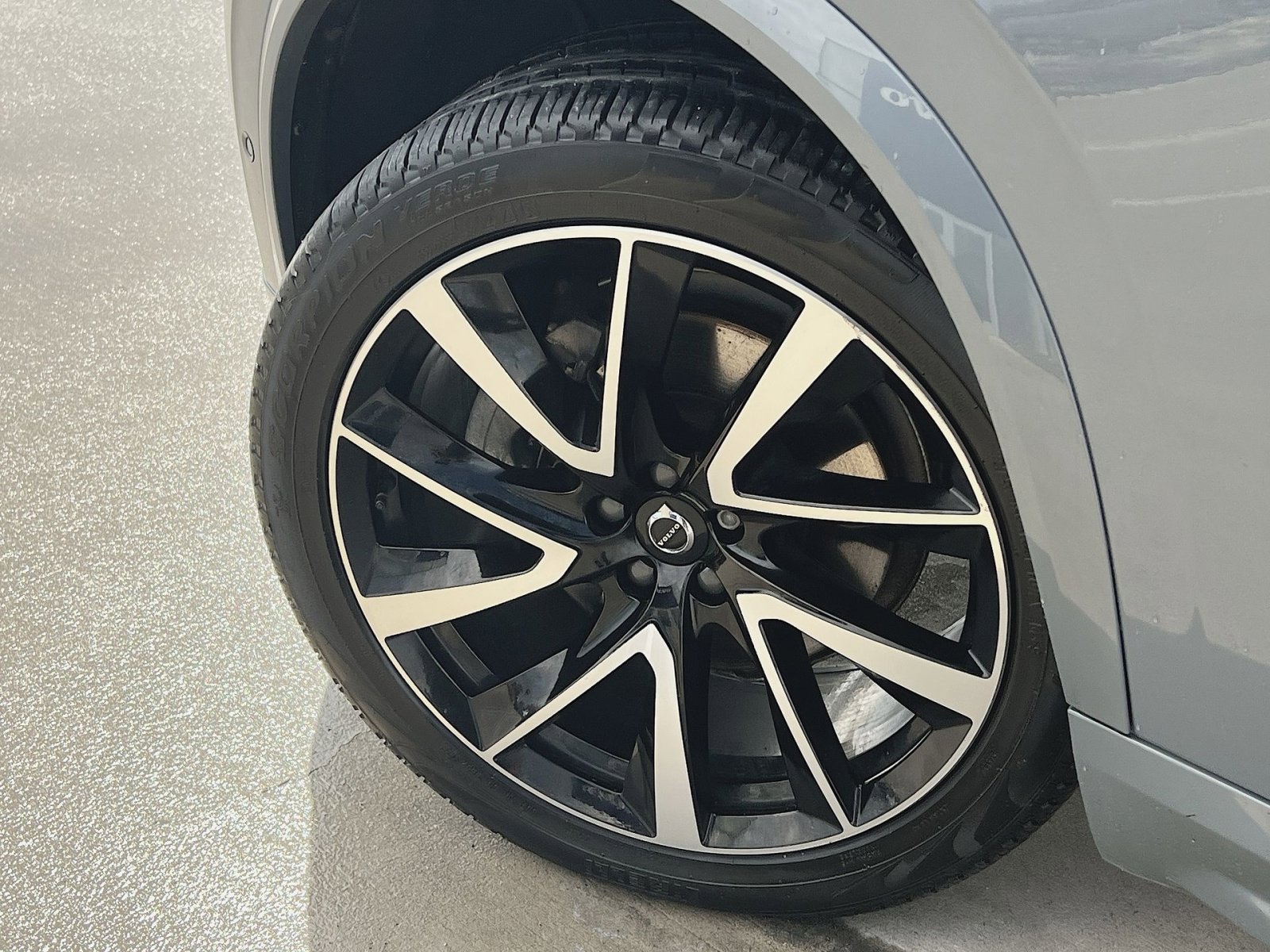 Certified 2023 Volvo XC90 B5 Plus w/ Protection Package Premier image 12