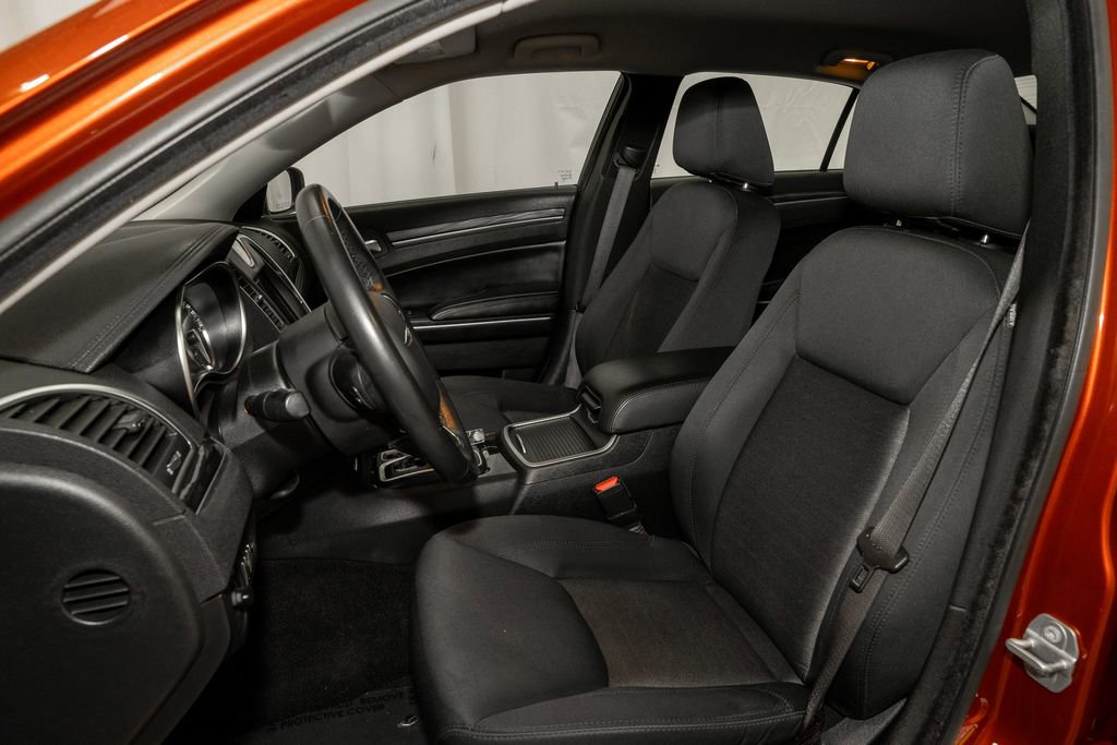 Used 2021 Chrysler 300 Touring w/ Sport Appearance Package image 10