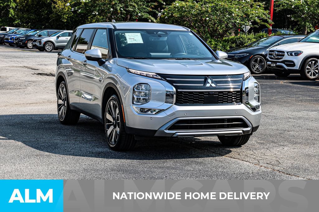 Used 2025 Mitsubishi Outlander SE FWD image 4