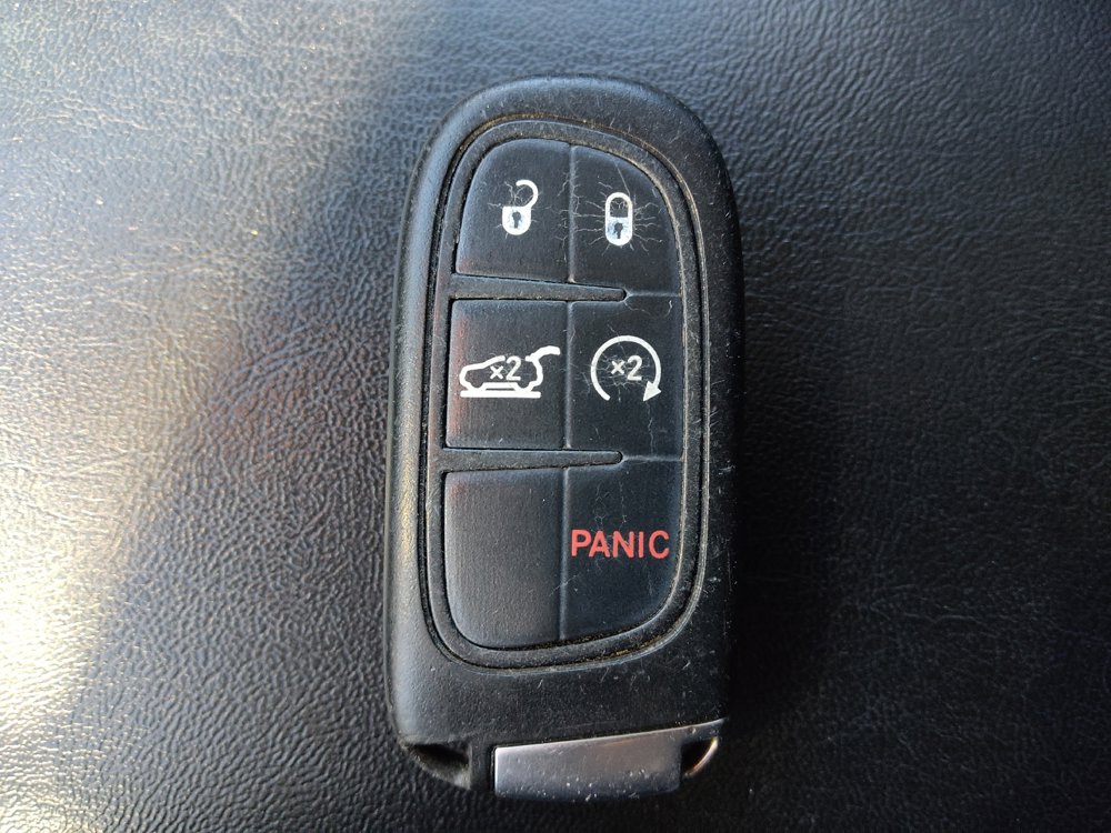 Used 2019 Jeep Cherokee Trailhawk AWD/4WD image 32