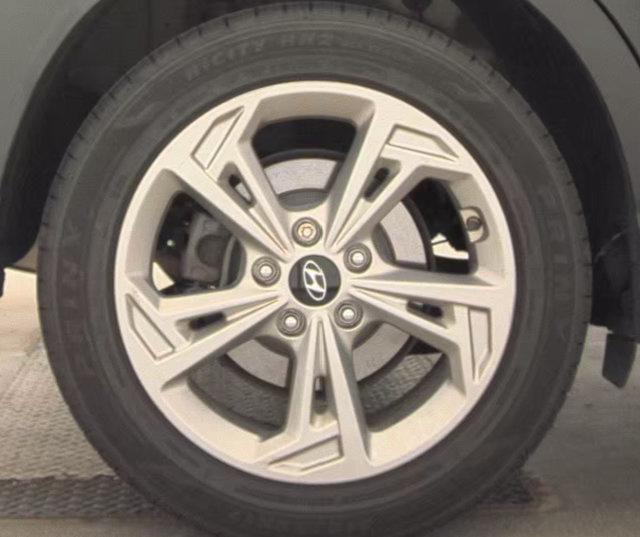Used 2022 Hyundai Kona SEL AWD/4WD image 9