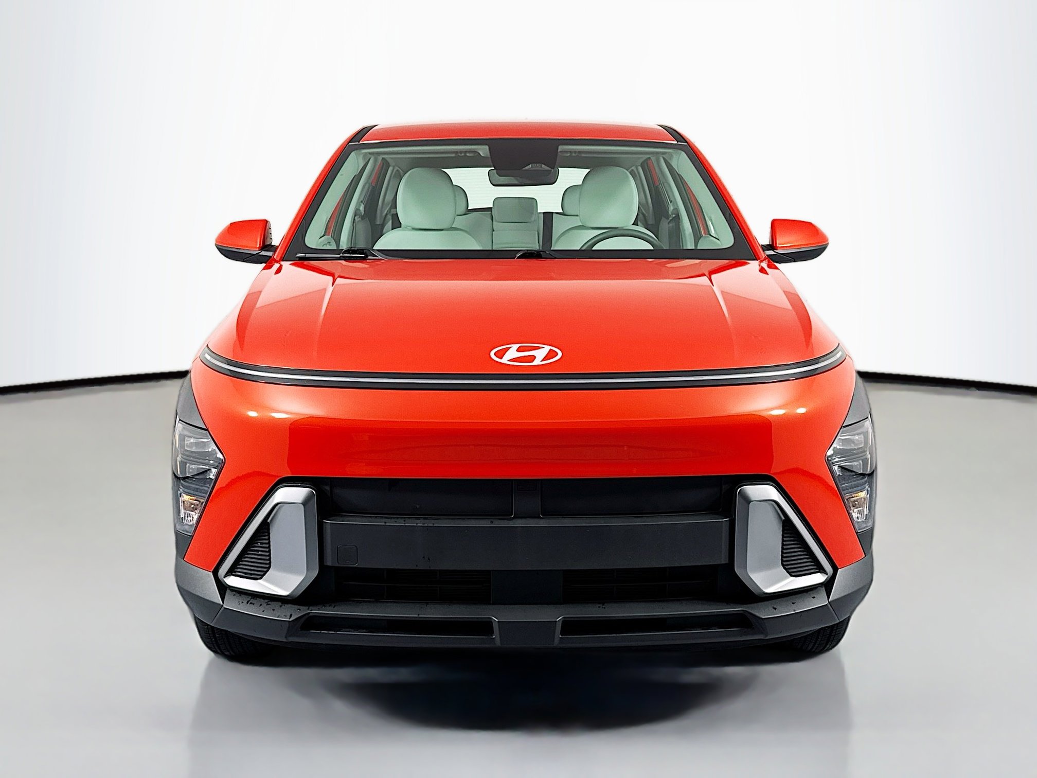 Used 2025 Hyundai Kona SE AWD/4WD image 2