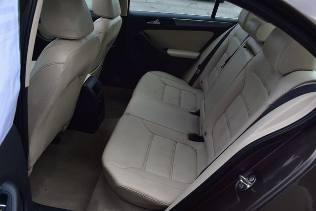 Used 2015 Volkswagen Jetta TDI SE FWD image 29