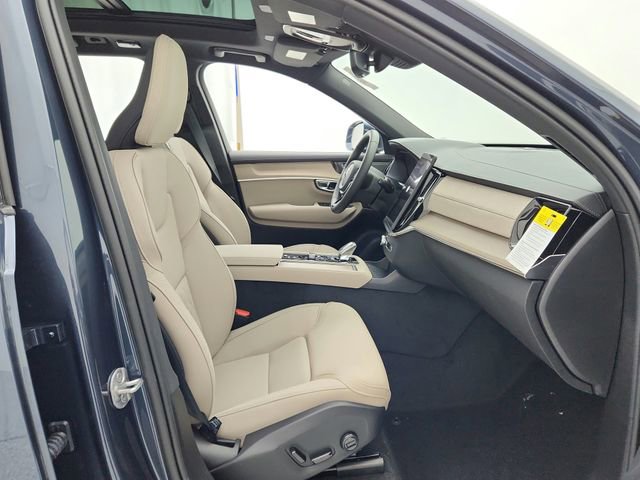 New 2026 Volvo XC90 B6 Plus w/ Protection Package image 18