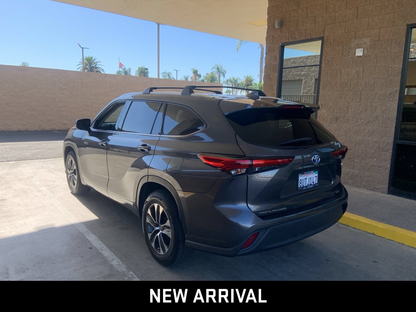 Used 2020 Toyota Highlander XLE FWD image 6