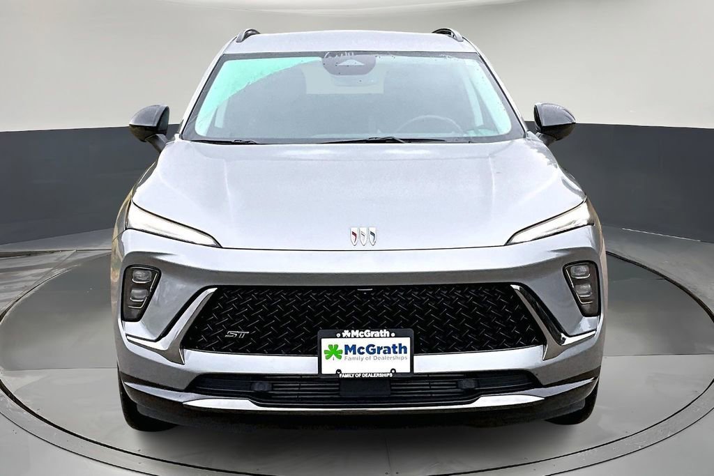 Used 2024 Buick Envision Sport Touring image 2