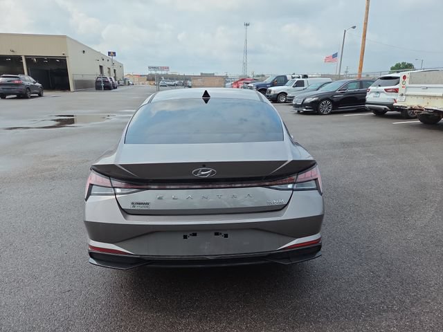 Certified 2022 Hyundai Elantra Limited FWD image 7
