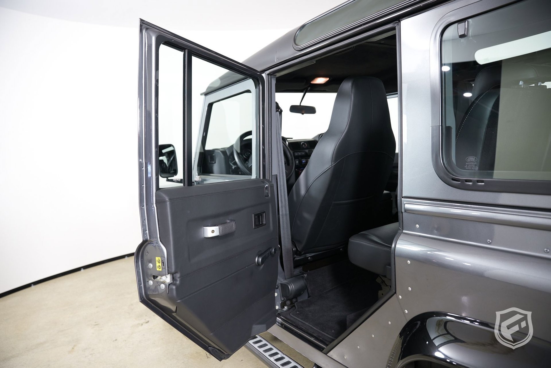 Used 1991 Land Rover Defender 110 image 37