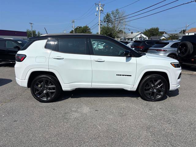 Certified 2024 Jeep Compass Limited w/ High Altitude Package image 2