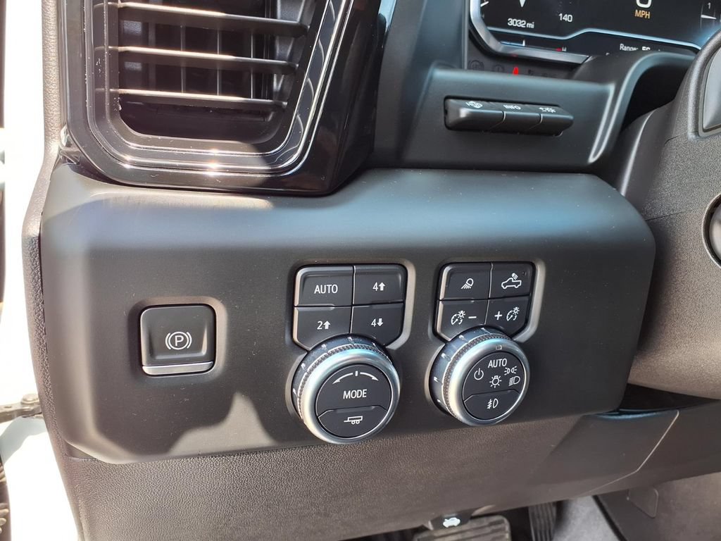 Used 2024 GMC Sierra 1500 AT4 w/ Technology Package AWD/4WD image 27