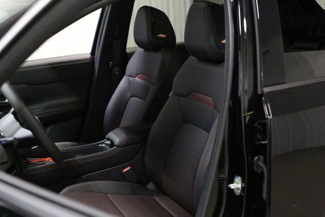 New 2026 Nissan Kicks SR w/ Cold Weather Package image 8