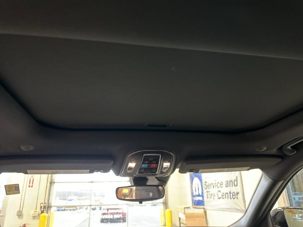 Used 2024 Jeep Grand Cherokee Altitude image 13