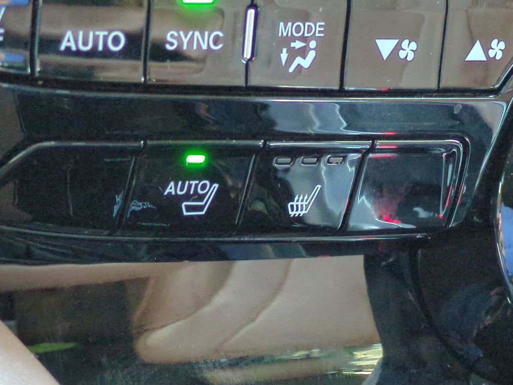 Certified 2024 Acura MDX SH-AWD w/ Technology Package image 24