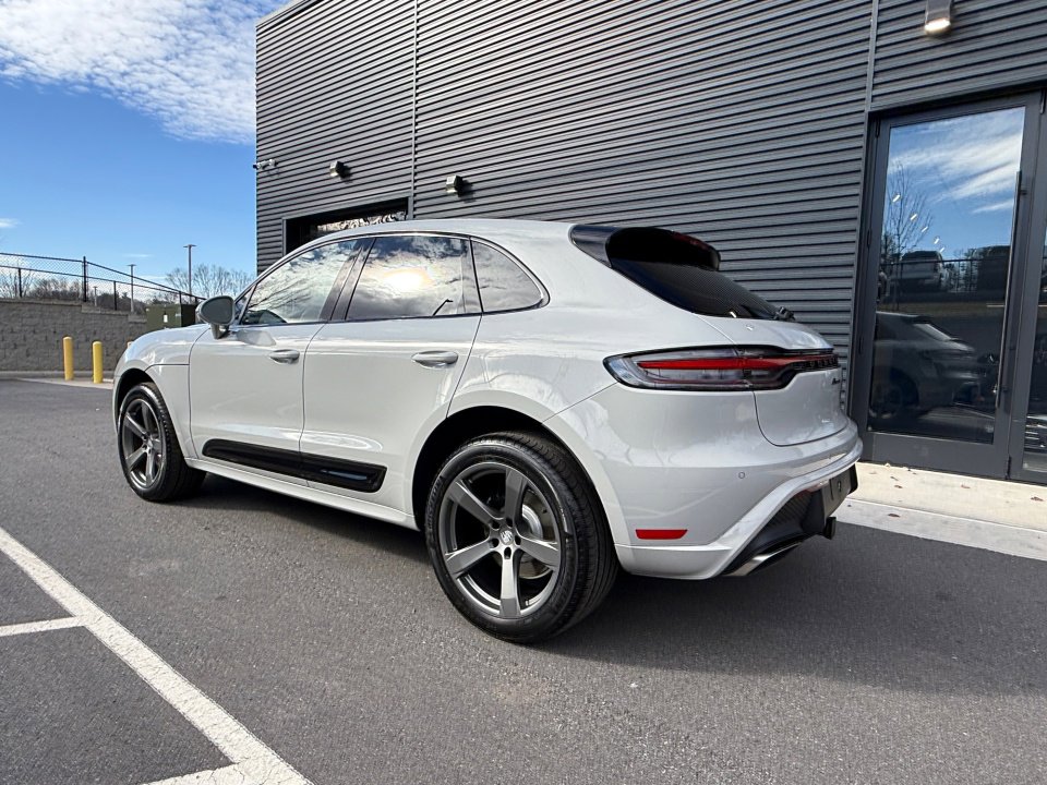 New 2026 Porsche Macan image 3