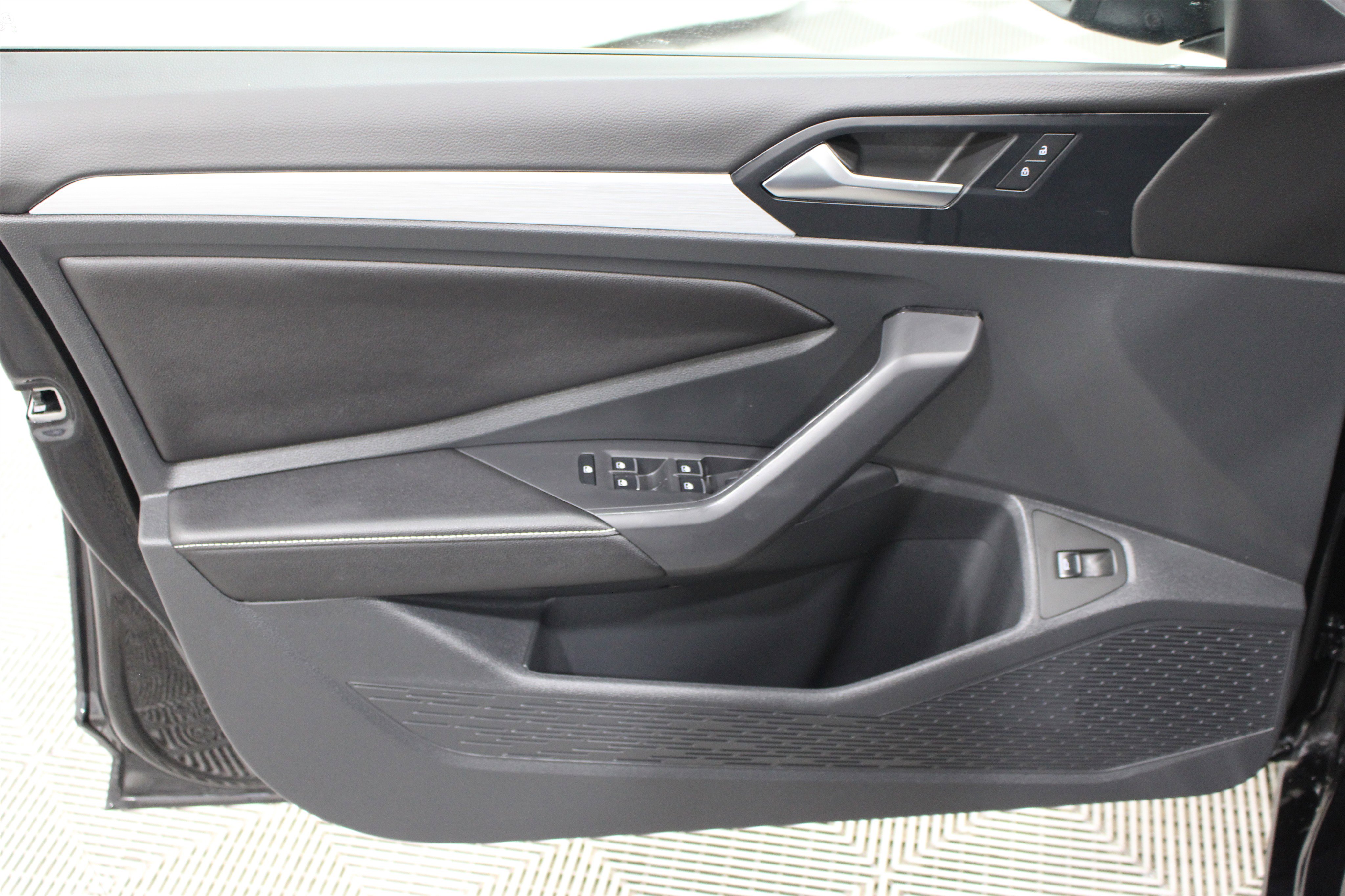 Used 2025 Volkswagen Jetta Sport FWD image 6