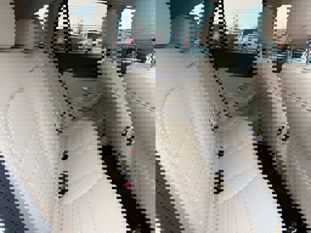 Used 2021 Mercedes-Benz GLC 300 4MATIC image 26