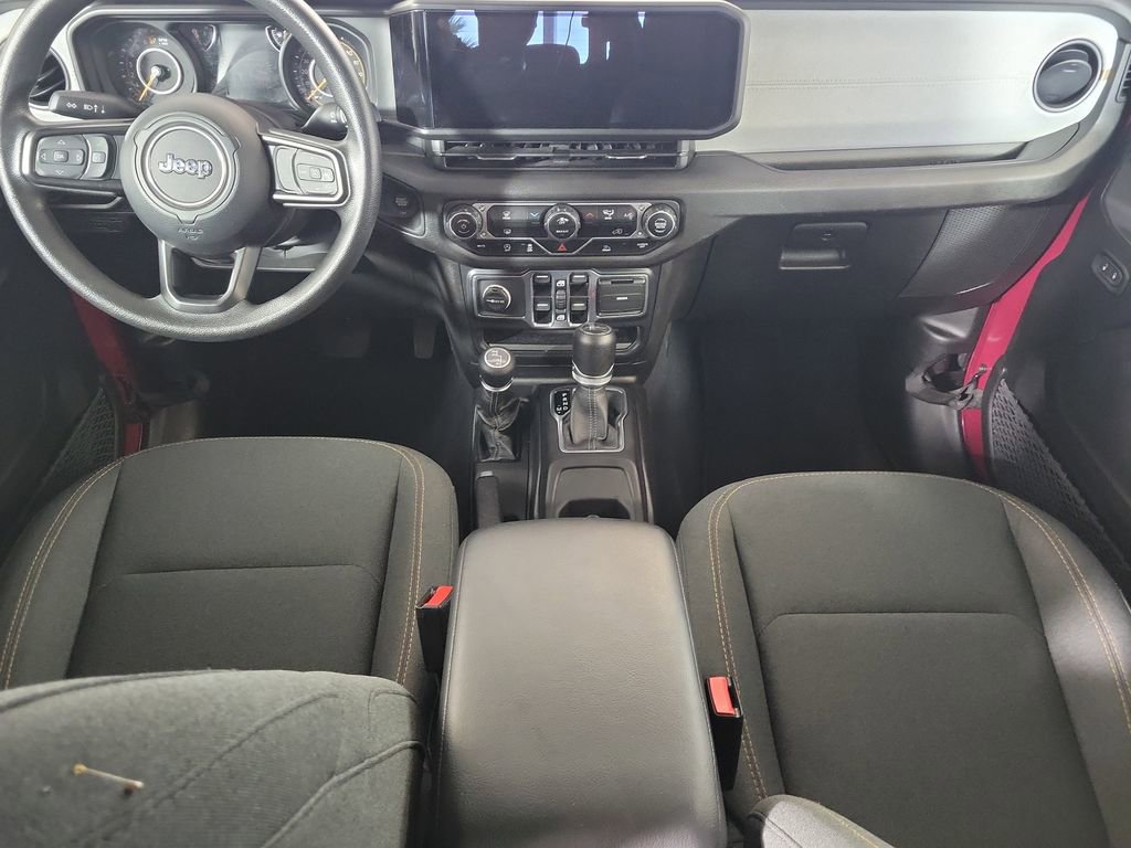 Used 2024 Jeep Gladiator Sport AWD/4WD image 13