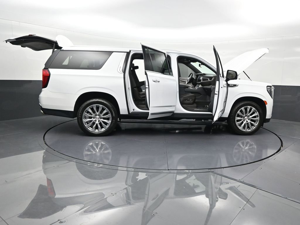 Used 2022 GMC Yukon XL Denali w/ Denali Premium Package image 34