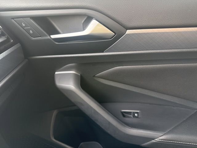 Used 2022 Volkswagen Jetta SE image 20