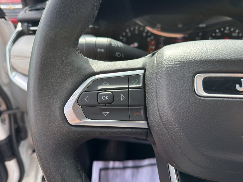 Used 2023 Jeep Compass Limited image 21