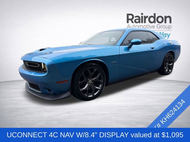Used 2019 Dodge Challenger R/T image 3