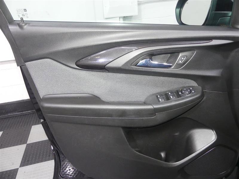 Used 2021 Chevrolet TrailBlazer LT w/ Convenience Package image 18