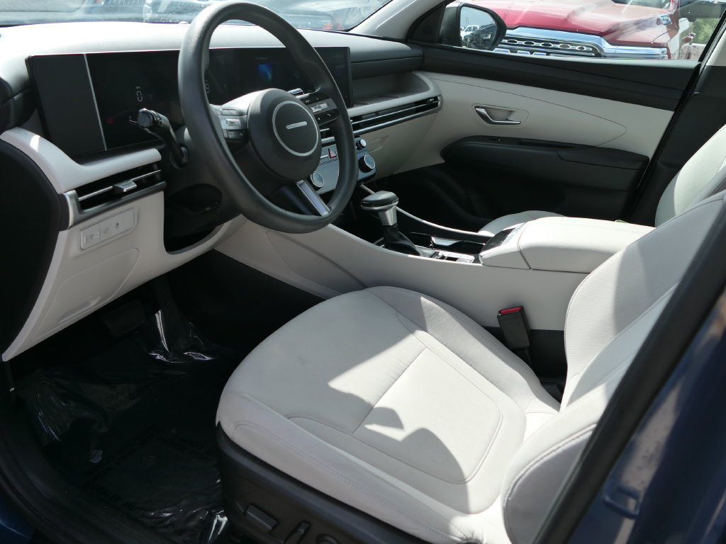 Used 2025 Hyundai Tucson SEL FWD image 9