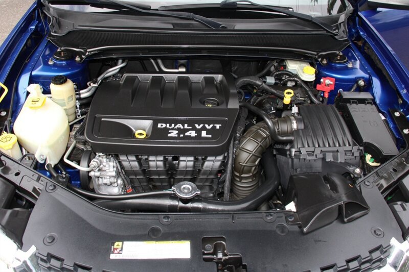 Used 2013 Dodge Avenger SE FWD image 16