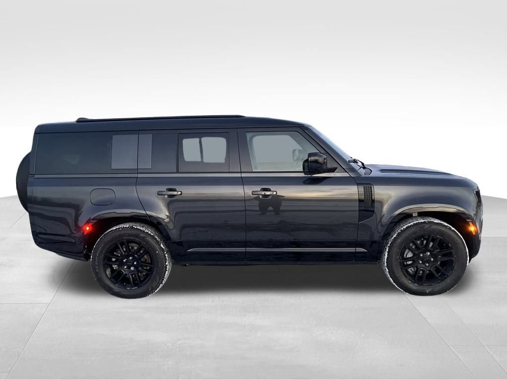 New 2026 Land Rover Defender 130 X-Dynamic SE image 6