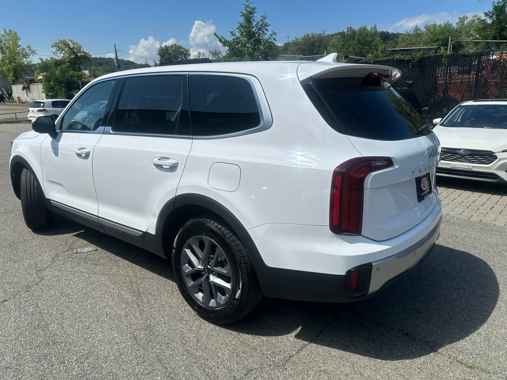 Used 2024 Kia Telluride LX AWD/4WD image 4