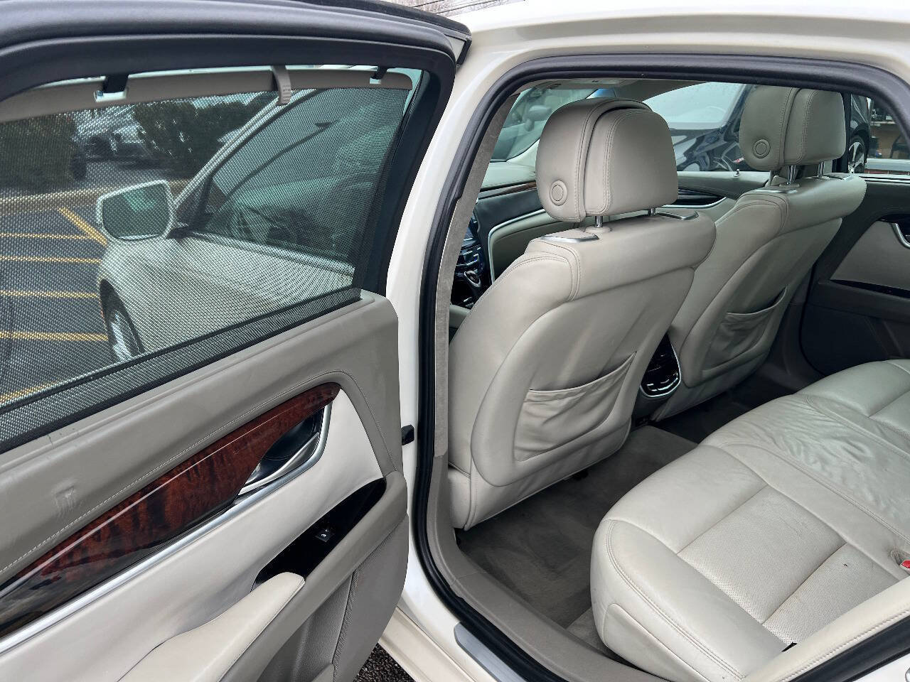Used 2013 Cadillac XTS Platinum AWD/4WD image 22