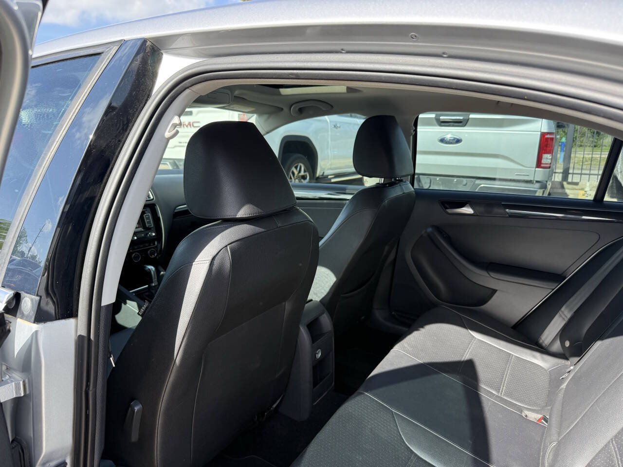 Used 2015 Volkswagen Jetta TDI SEL FWD image 12