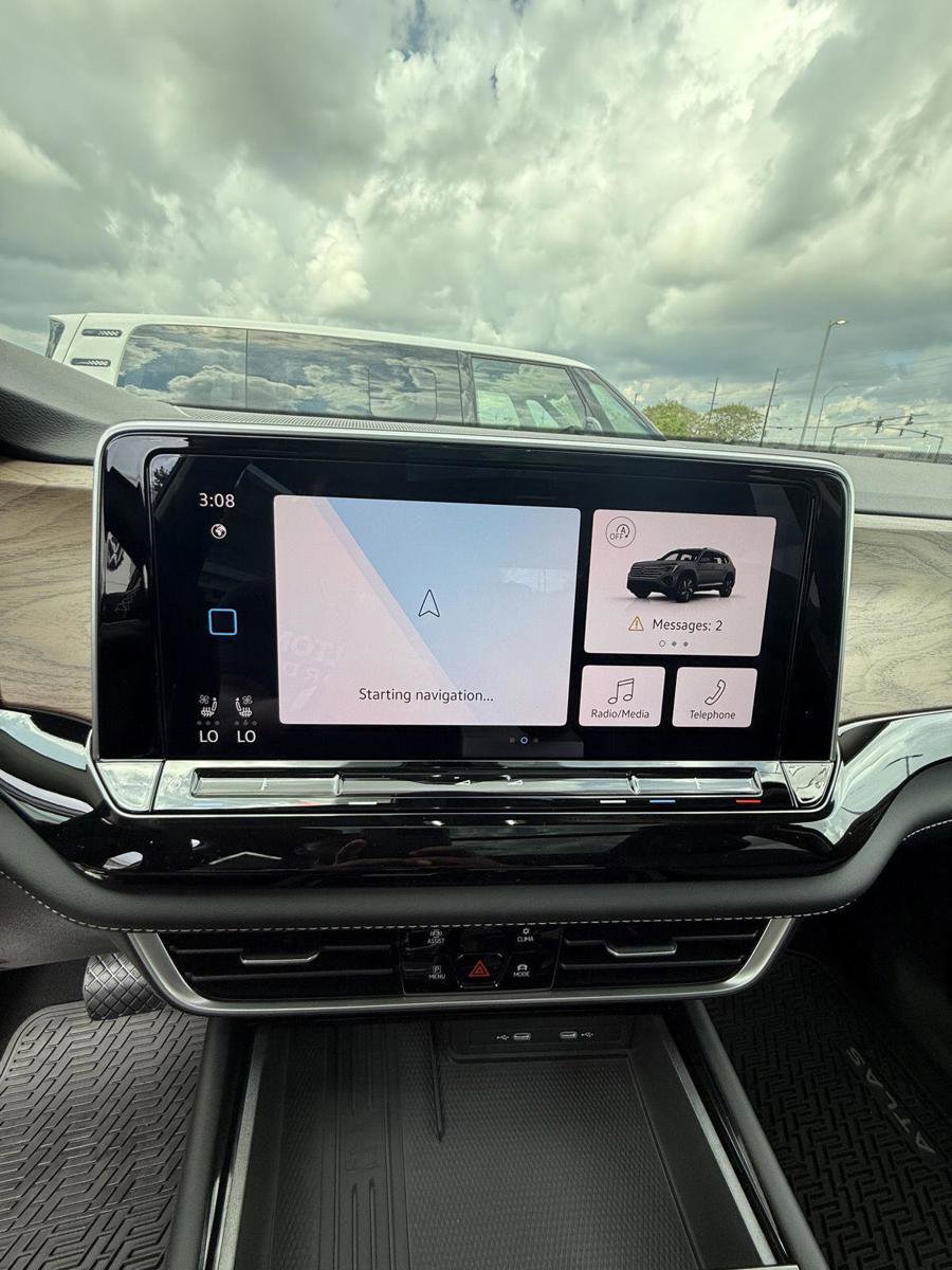 New 2026 Volkswagen Atlas SE image 14