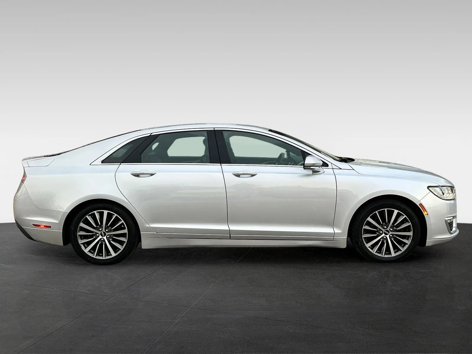 Used 2017 Lincoln MKZ Select w/ Select Plus Package image 8