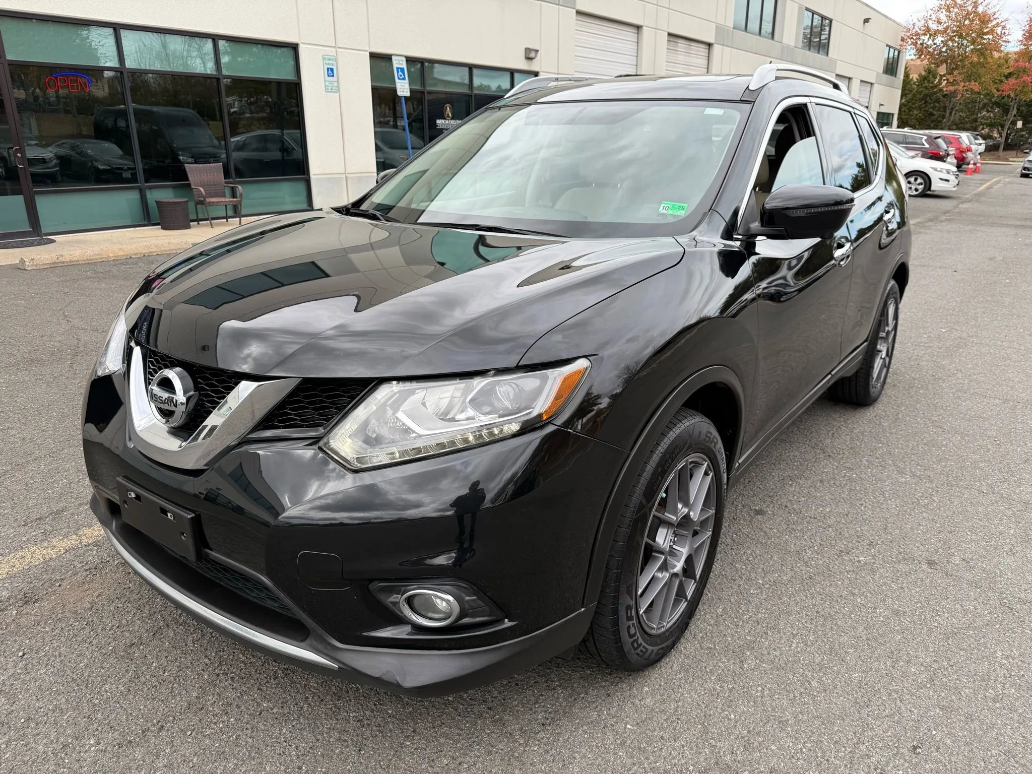 Used 2016 Nissan Rogue SL w/ SL Premium Package image 9