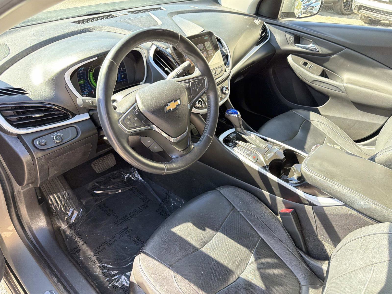 Used 2017 Chevrolet Volt LT w/ Comfort Package image 12