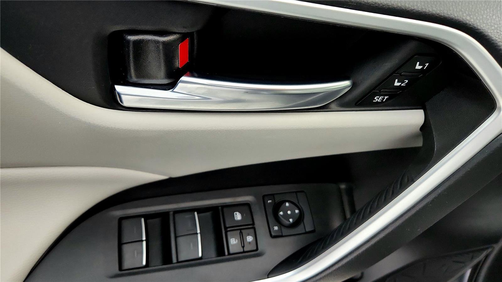 Certified 2022 Toyota RAV4 XLE Premium image 35