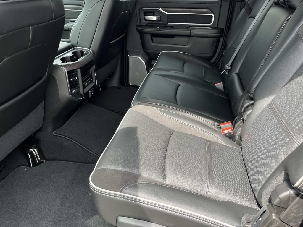 New 2026 RAM 2500 Laramie AWD/4WD image 17