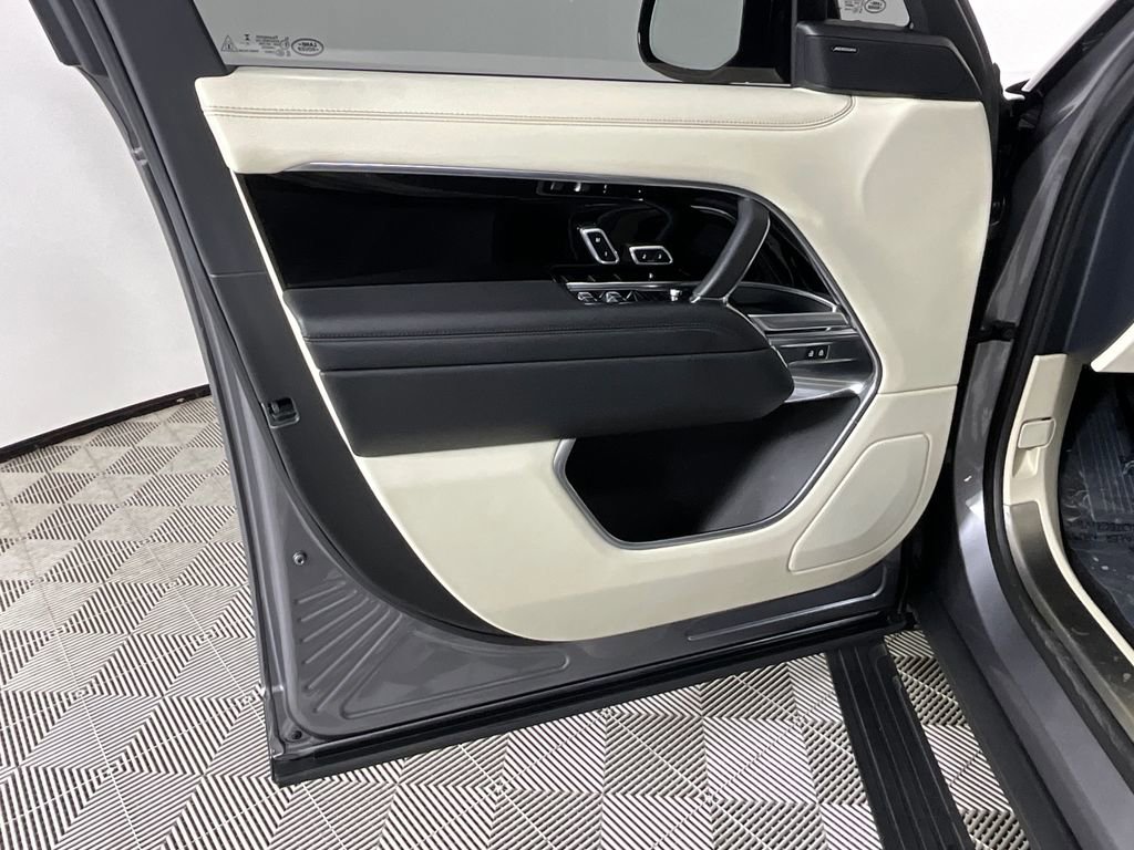Certified 2023 Land Rover Range Rover SE AWD/4WD image 18