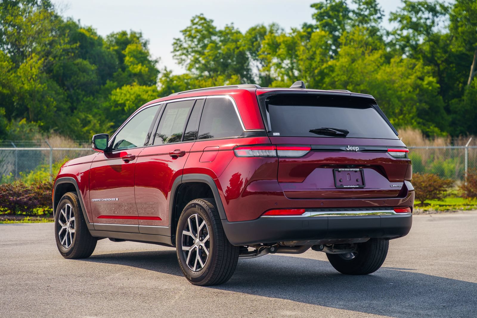 Used 2024 Jeep Grand Cherokee Limited RWD image 5