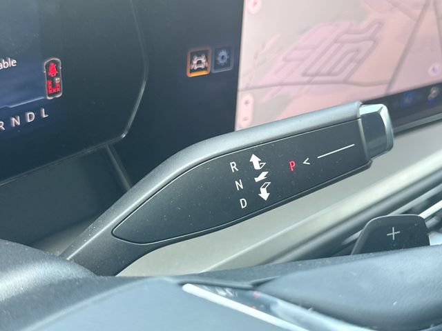 Used 2025 Chevrolet Traverse LT FWD image 20