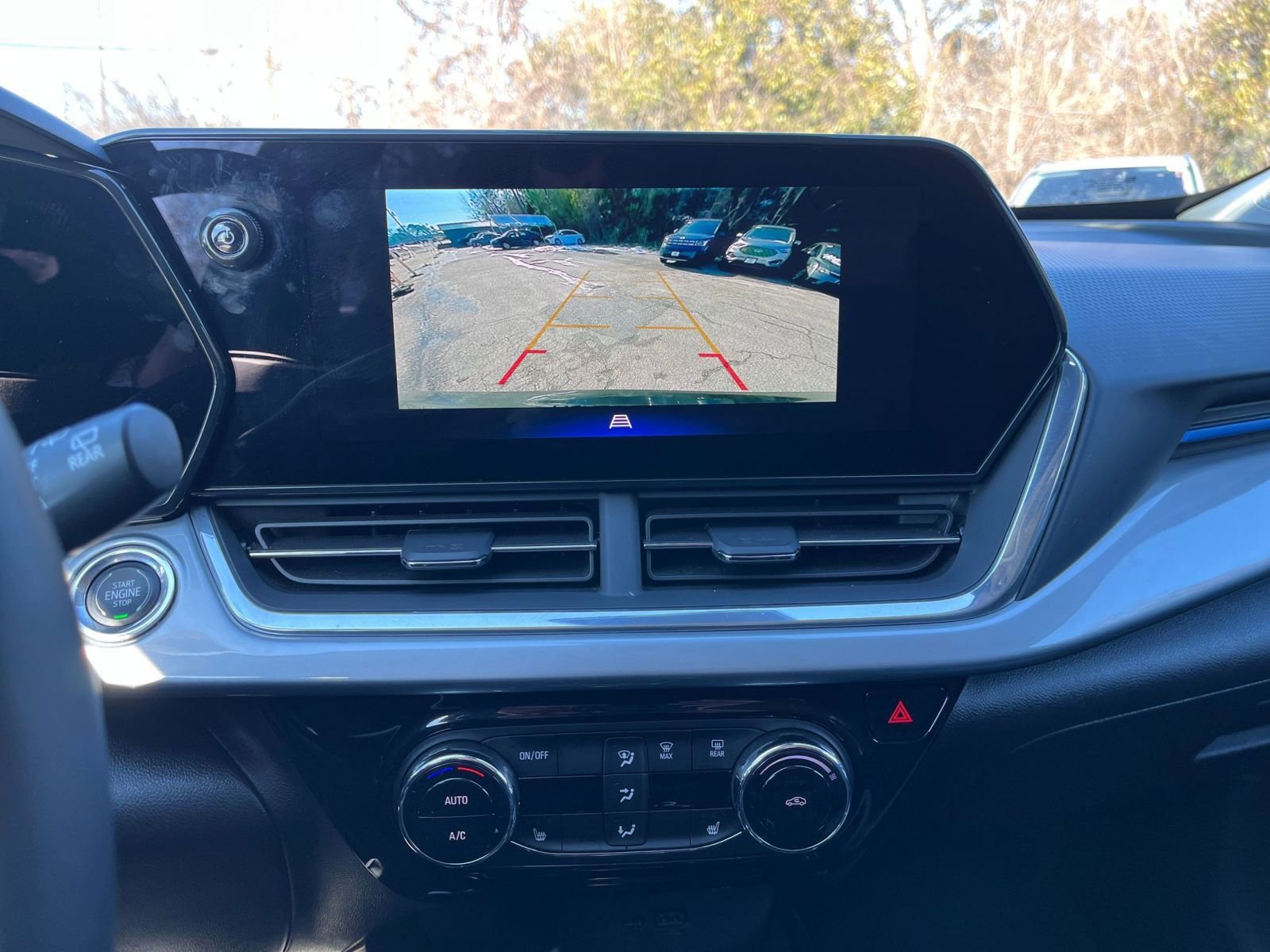 Used 2024 Chevrolet Trax LT w/ Driver Confidence Package image 17