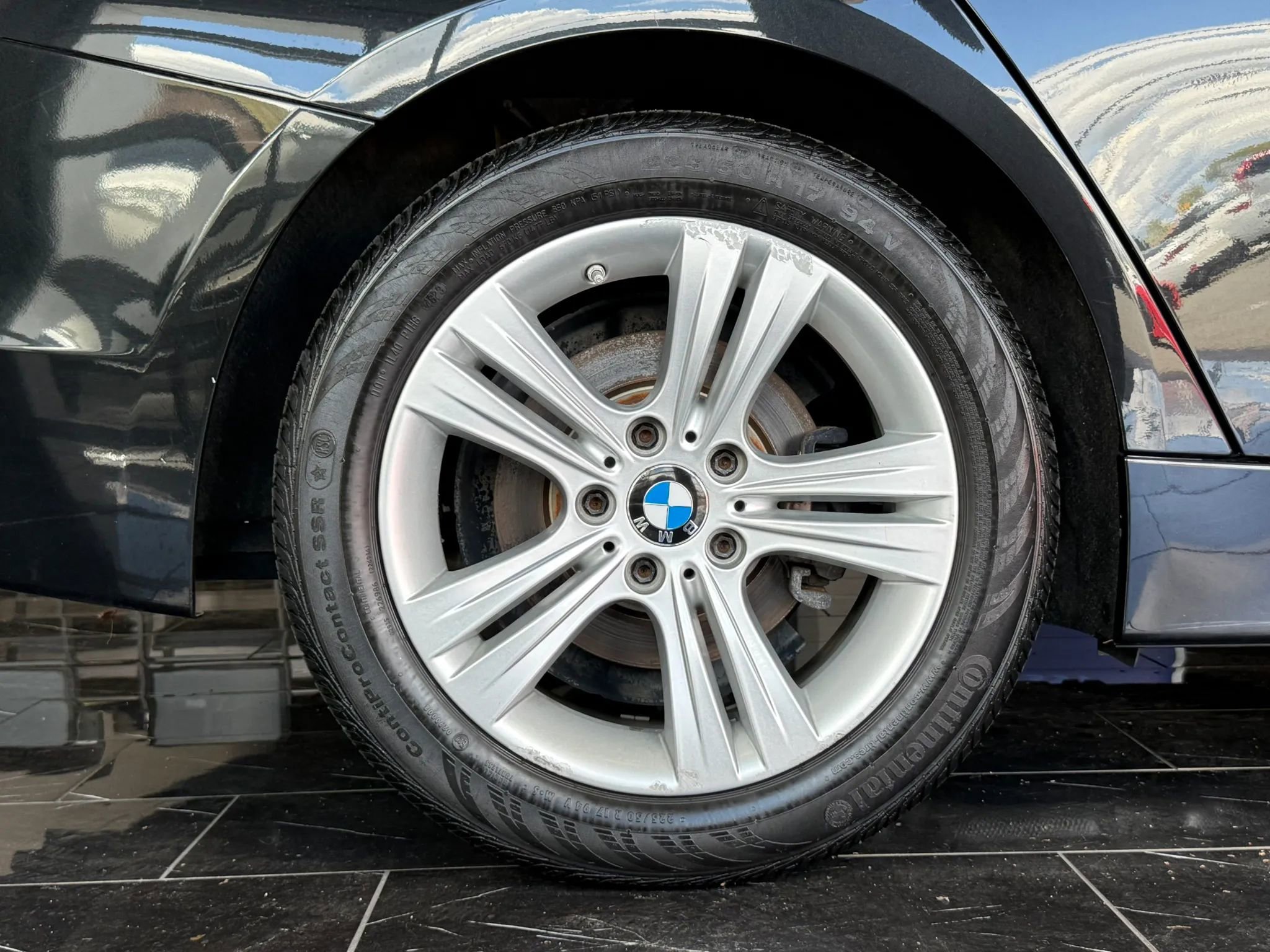 Used 2017 BMW 330i xDrive Sedan image 32