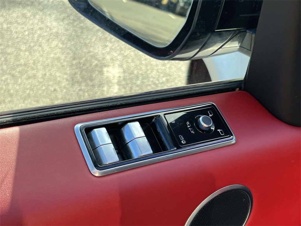 Used 2022 Land Rover Range Rover Sport HST image 15