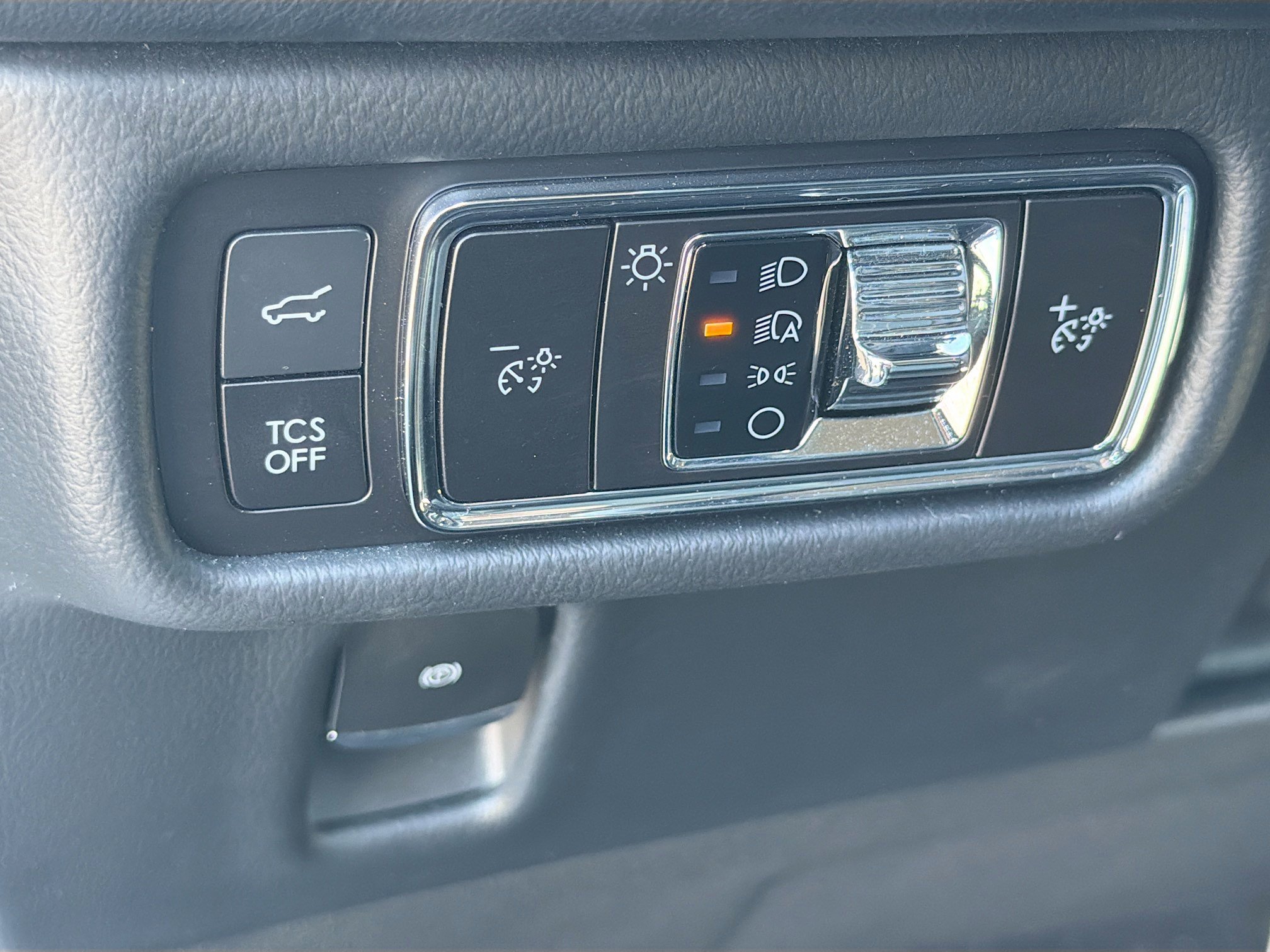 Used 2023 Lincoln Nautilus FWD w/ Premium Package image 10