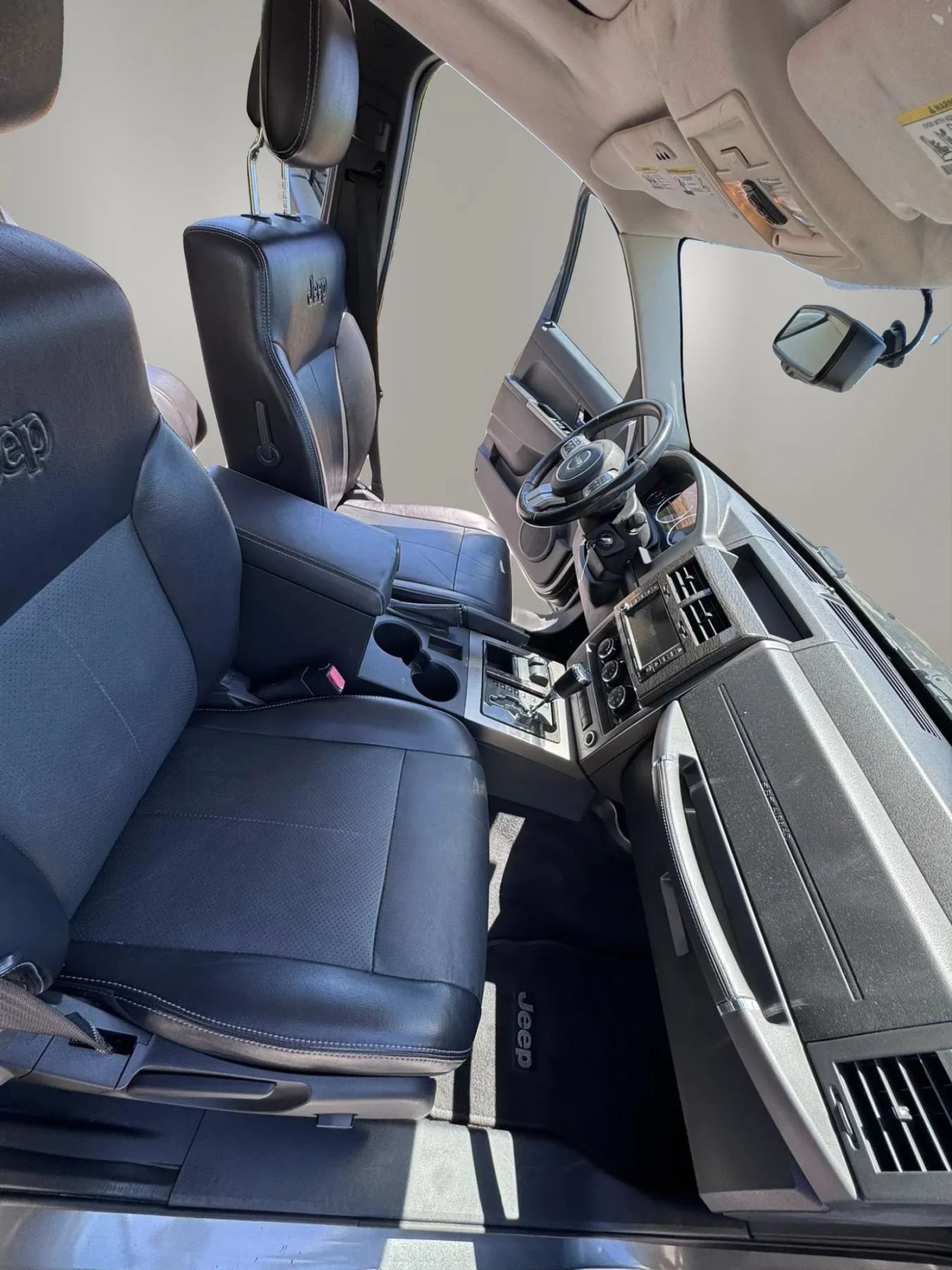Used 2012 Jeep Liberty Limited Jet w/ Comfort/Convenience Group AWD/4WD image 10